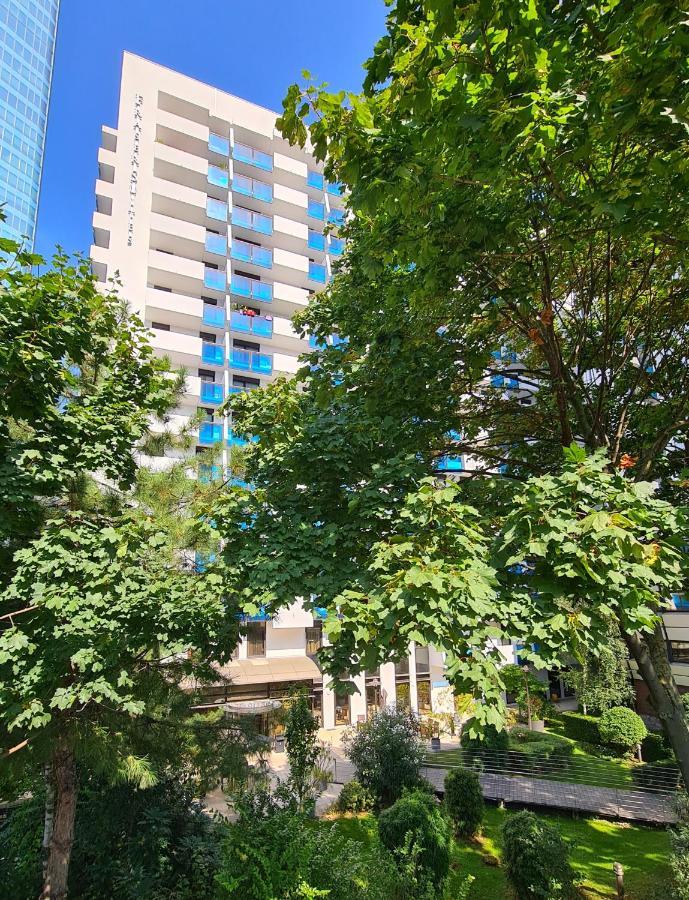 Fraser Suites Paris La Defense Courbevoie Ngoại thất bức ảnh The building in 2019