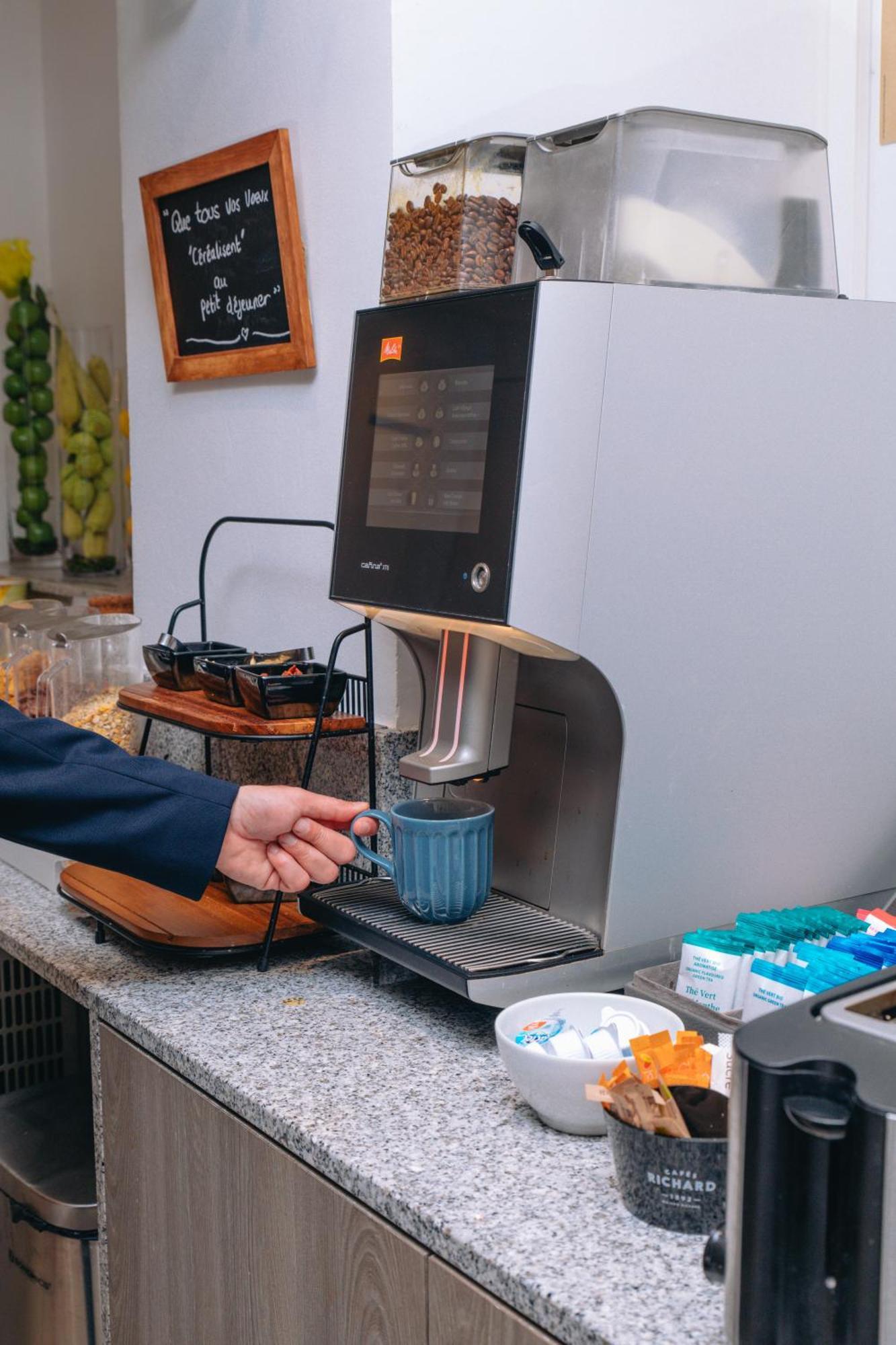 Fraser Suites Paris La Defense Courbevoie Ngoại thất bức ảnh A coffee machine