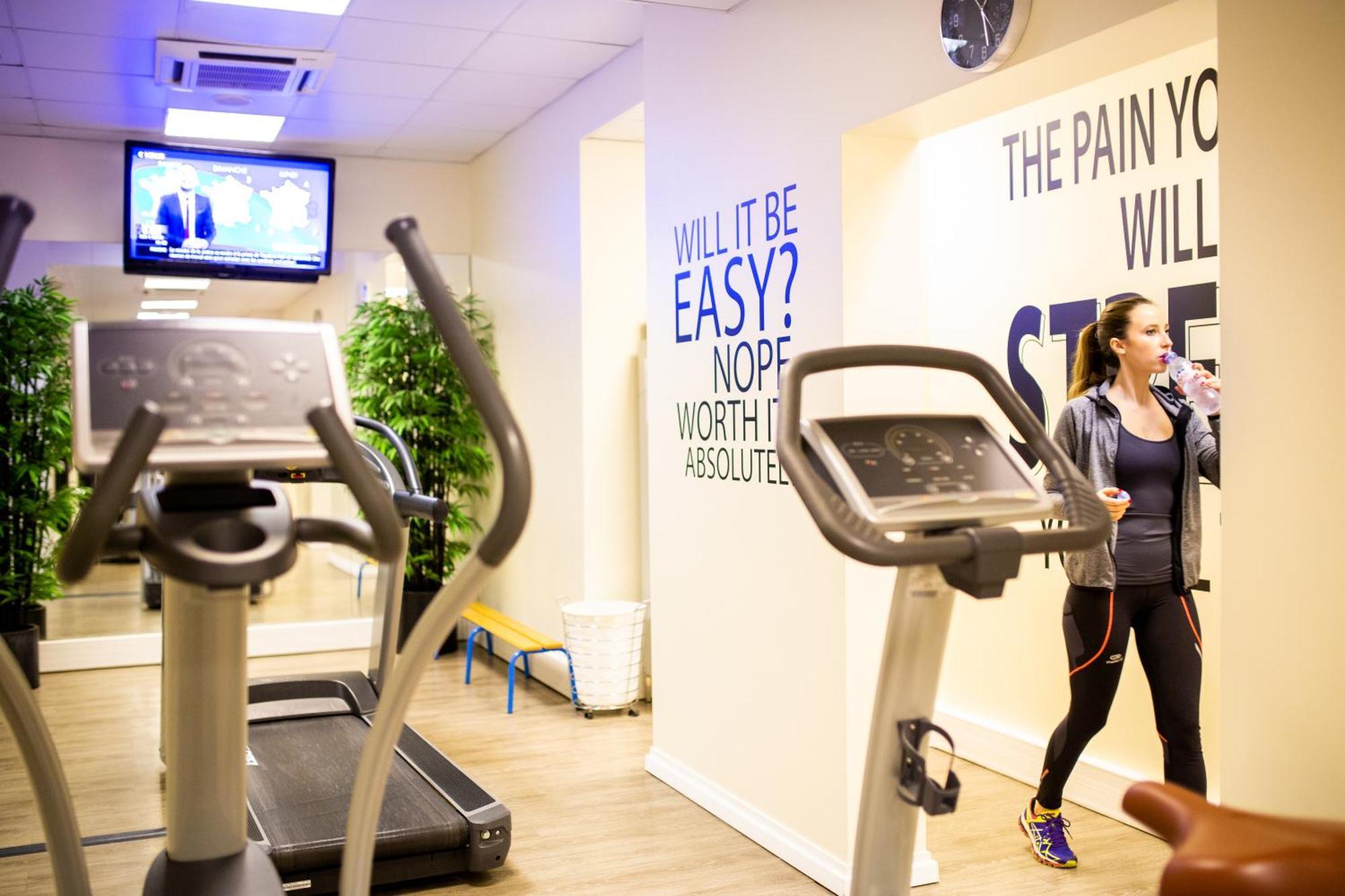 Fraser Suites Paris La Defense Courbevoie Ngoại thất bức ảnh The gym at the London Bridge campus